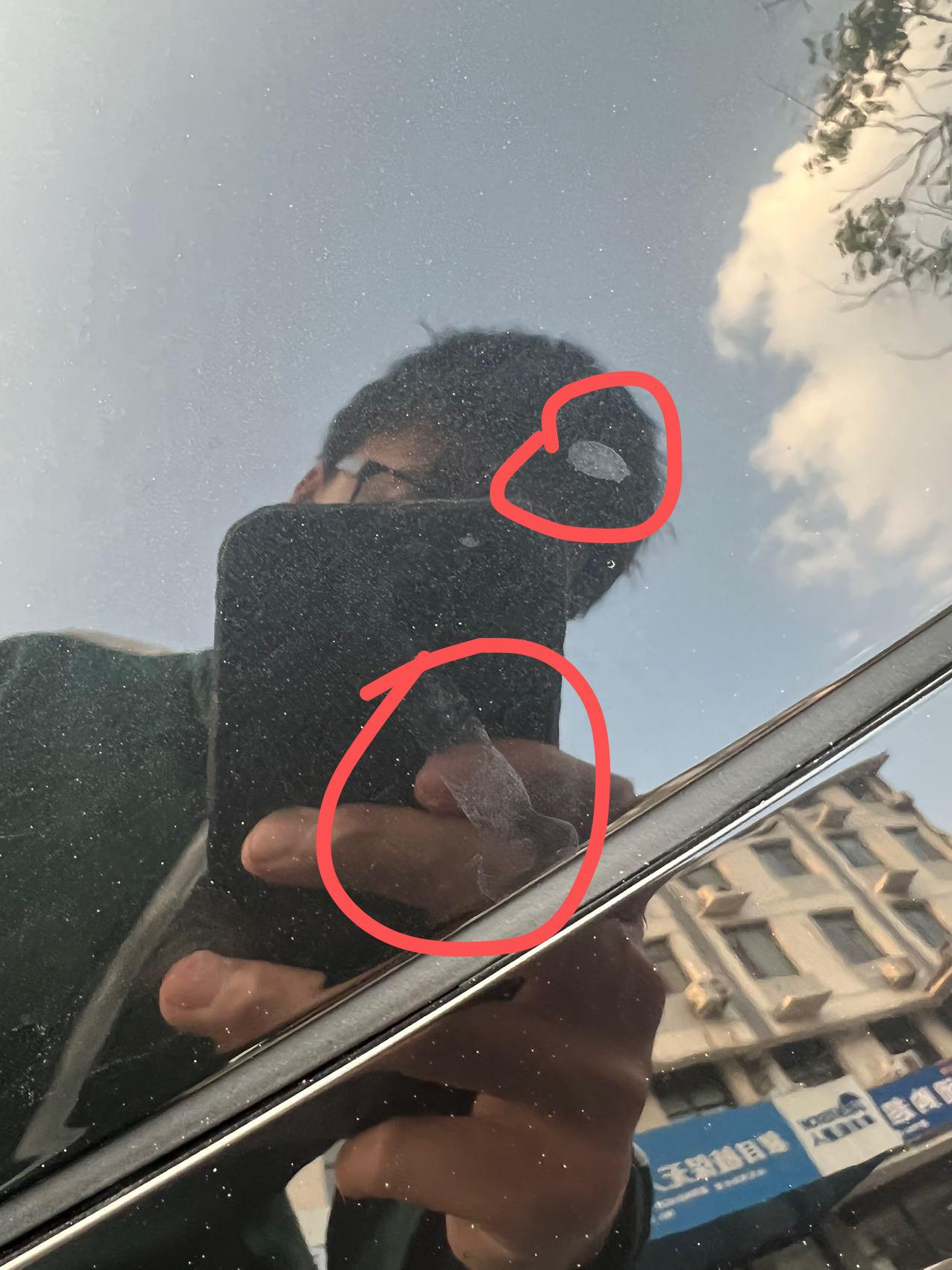 吉利星瑞 车停外面的，好久没开今天去洗车，告诉我前车盖上他正常洗这些印子没洗掉，大哥们怎么办，难道腐蚀车漆了？
