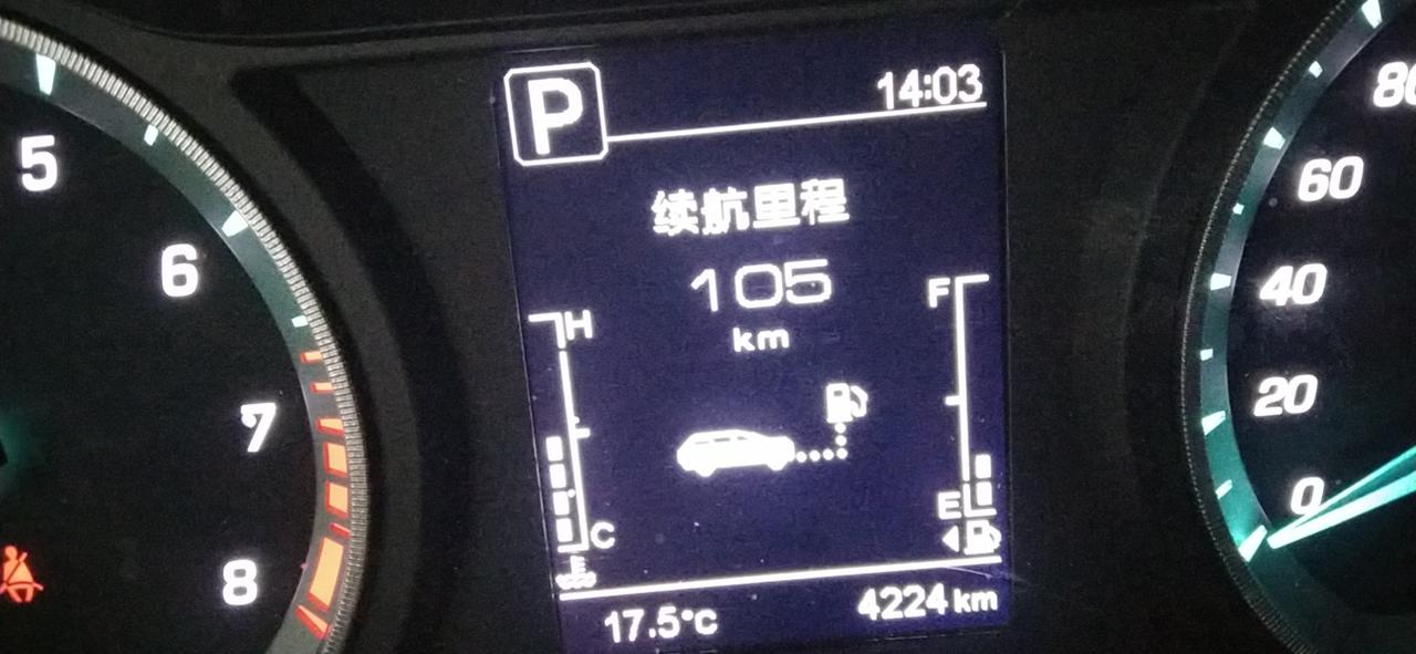 长安欧尚X5 你们的车会不会发动机进气管，外面有没有蒸发油啊，如图那种。