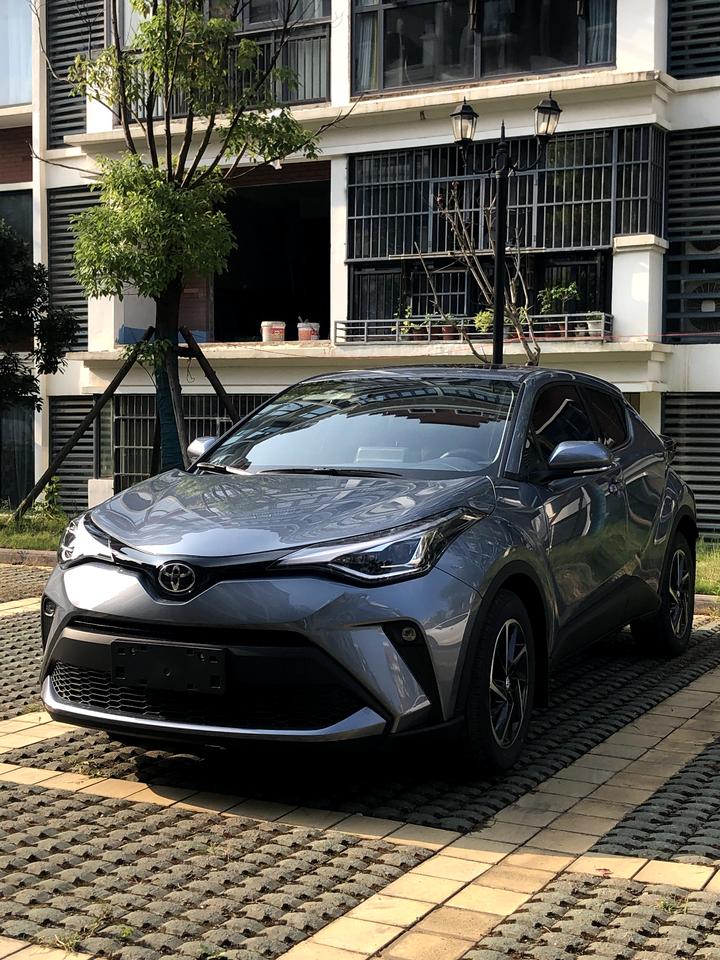 丰田C-HR 今天提了车  2021燃油豪华版  想手机和车机互联  在车机上没找到carlife  请问下大家是不是这