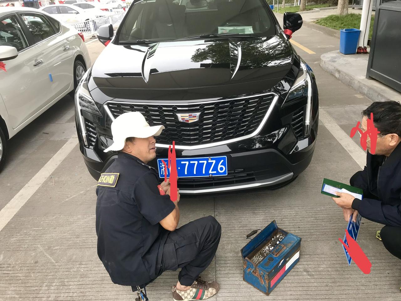 凯迪拉克XT4 刚买的二领 全款一共24.93w 运气好 弄了个好车牌。   问下这个车没有autohold ，你们等红