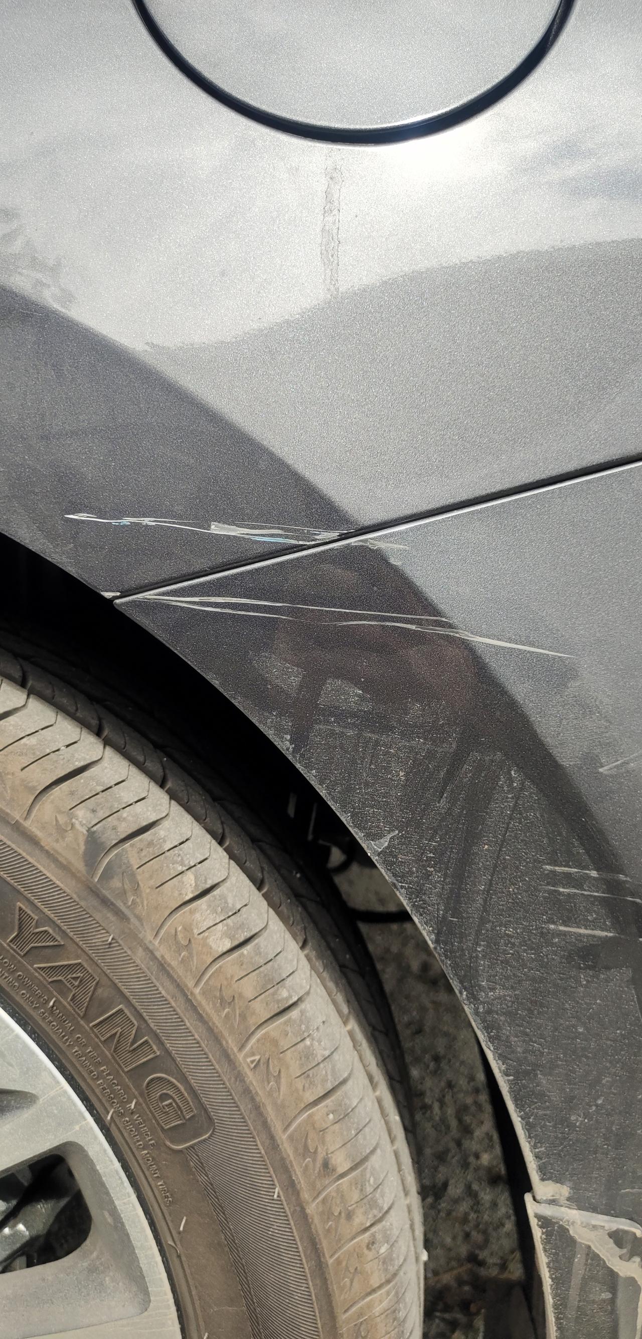 长安锐程CC 新手司机 新车10天不到就被我自己刮了这种的有什么办法自己补漆吗 只要不是很难看就可以