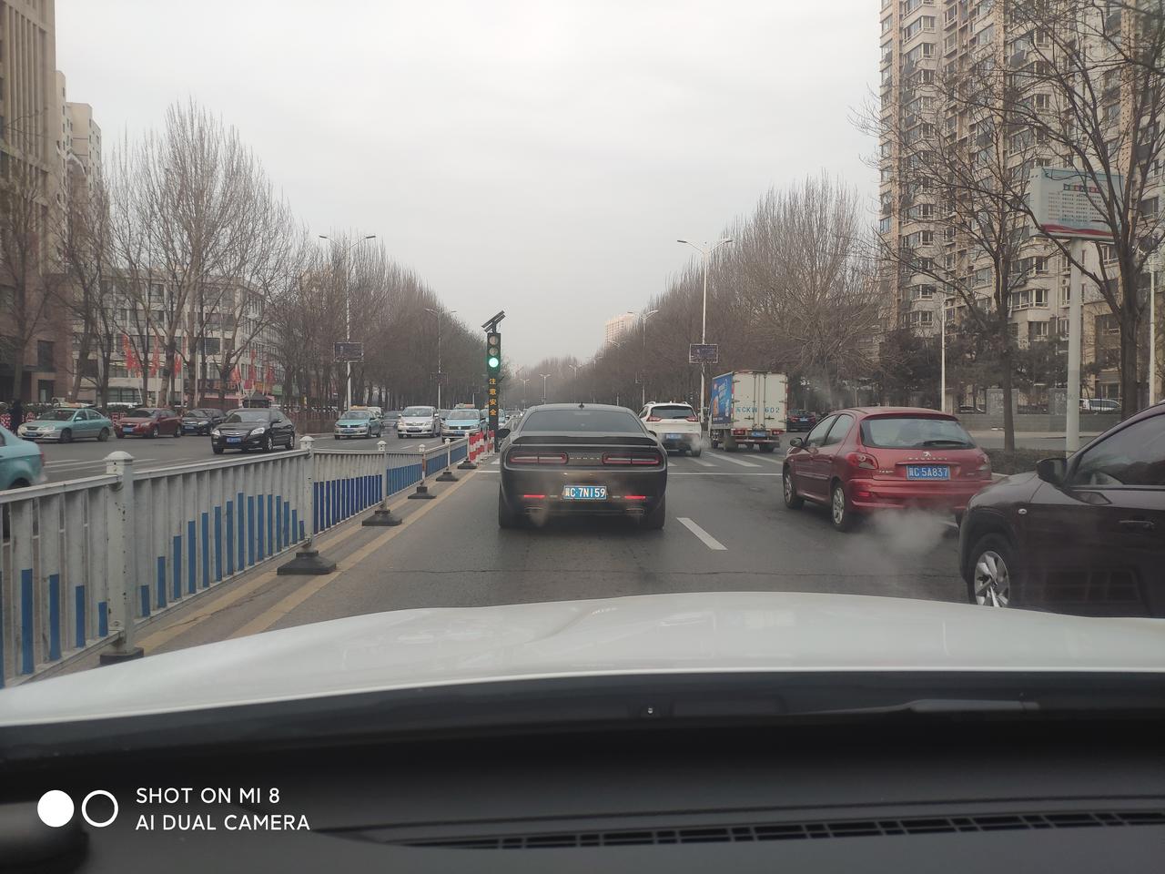 各位好友们，谁知道21博越百万款亚运版，车机能不能刷出音乐均衡器