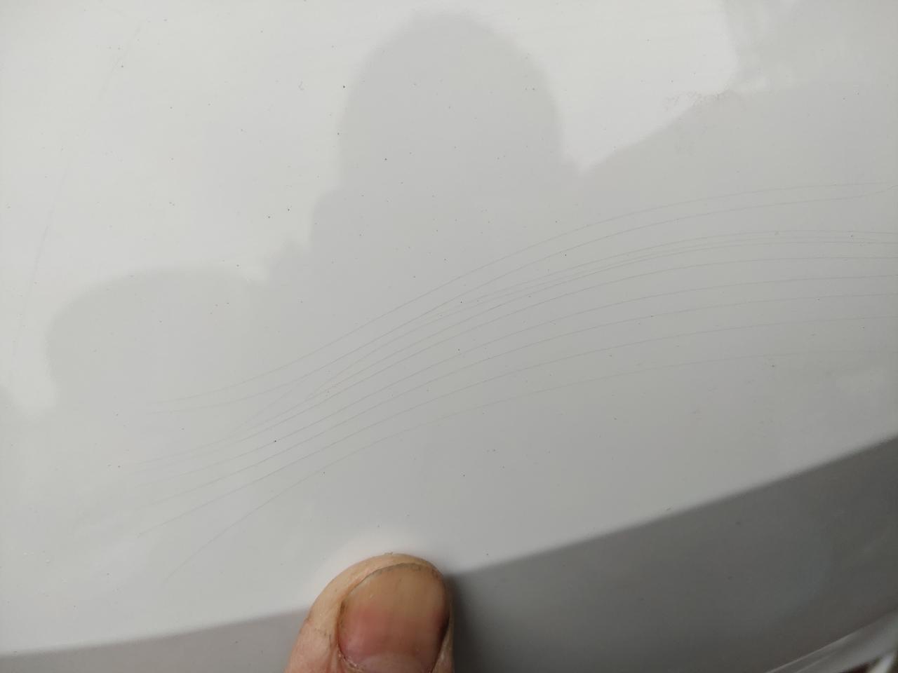 荣威i5 在质保期内，油漆出现开裂4S店保的吗？三年不到的车子