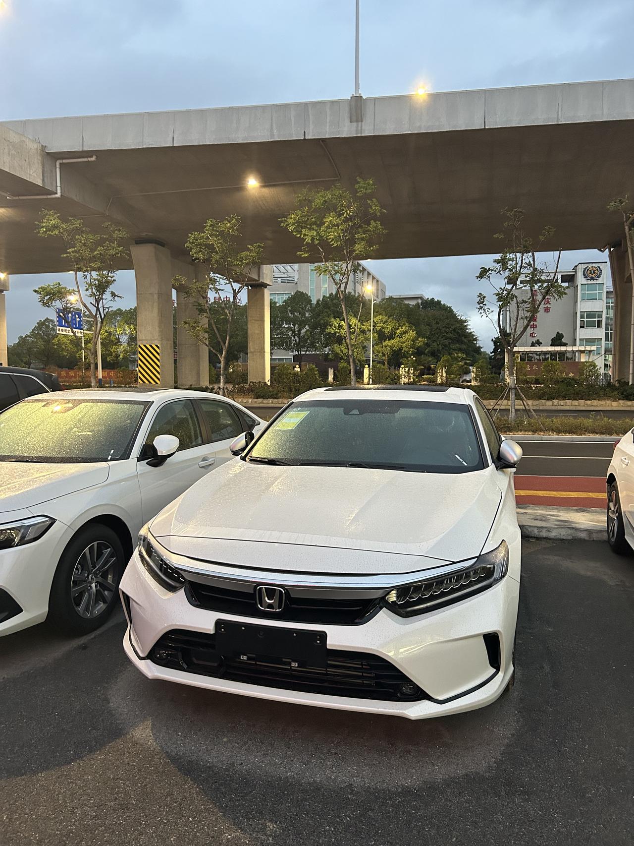 咨询各位大佬，英仕派精悦标配的是啥品牌轮胎型号