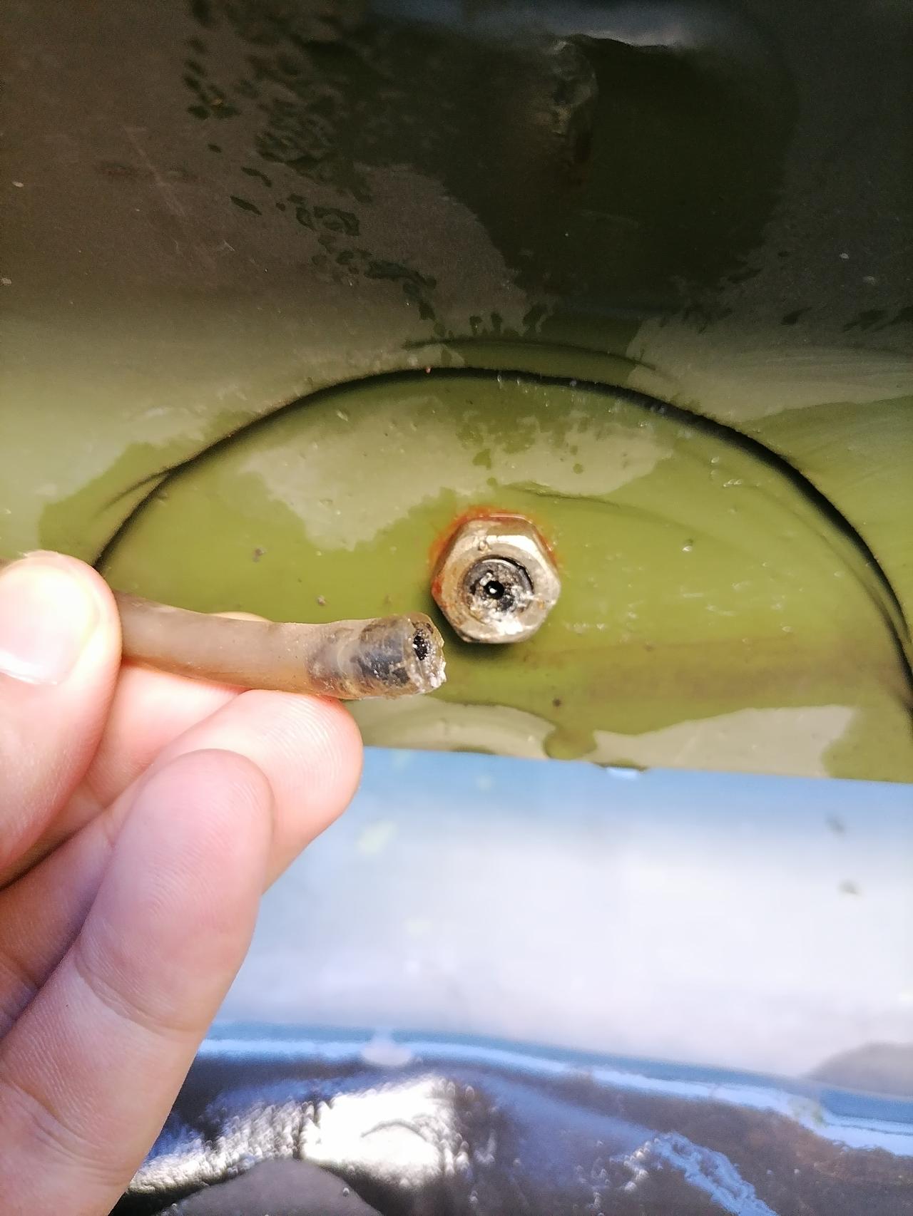 依维柯欧胜 依维柯2046喷玻璃水的这个叫啥啊  断了连接喷水嘴处 怎么买