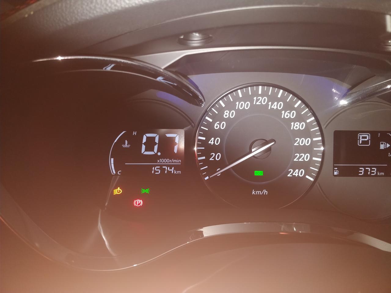 启辰D60 左下角出现近光灯加叹号是LED灯泡坏了吗？开远光能亮，近光不能亮，LED灯泡应该不能这么快坏吧 ，有谁出现这