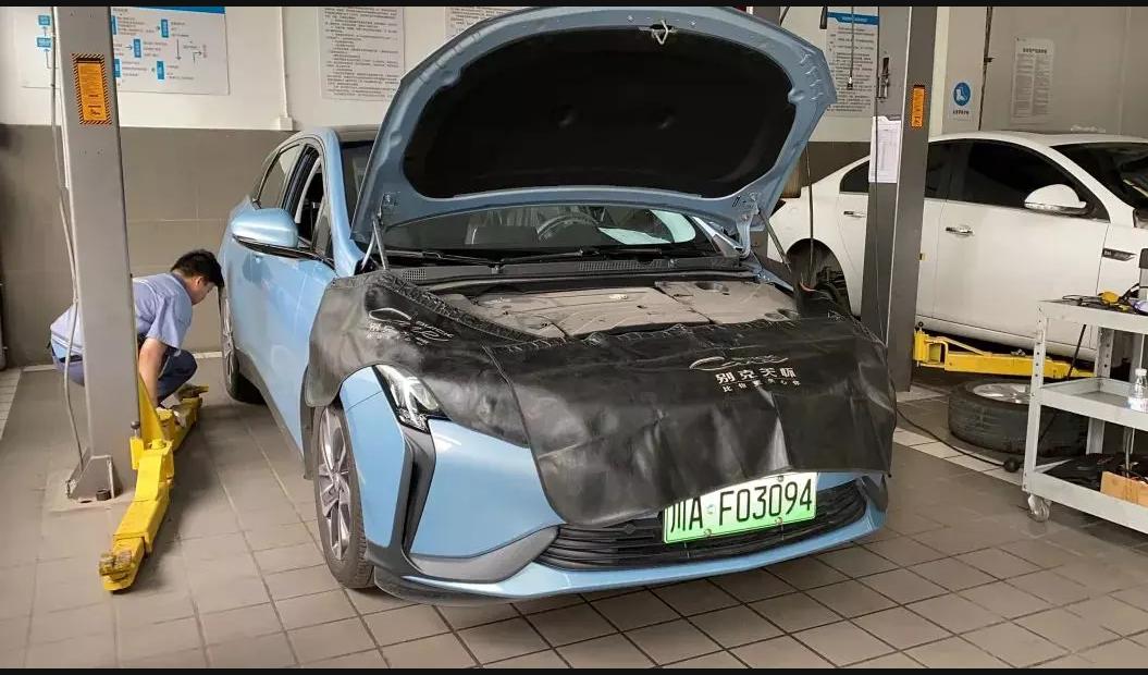 别克微蓝6 PHEV 有一点问题，麻烦各位帅哥美女解答下啊！1.保养费用，因为有两套动力系统，而且8年16万公里质保，如
