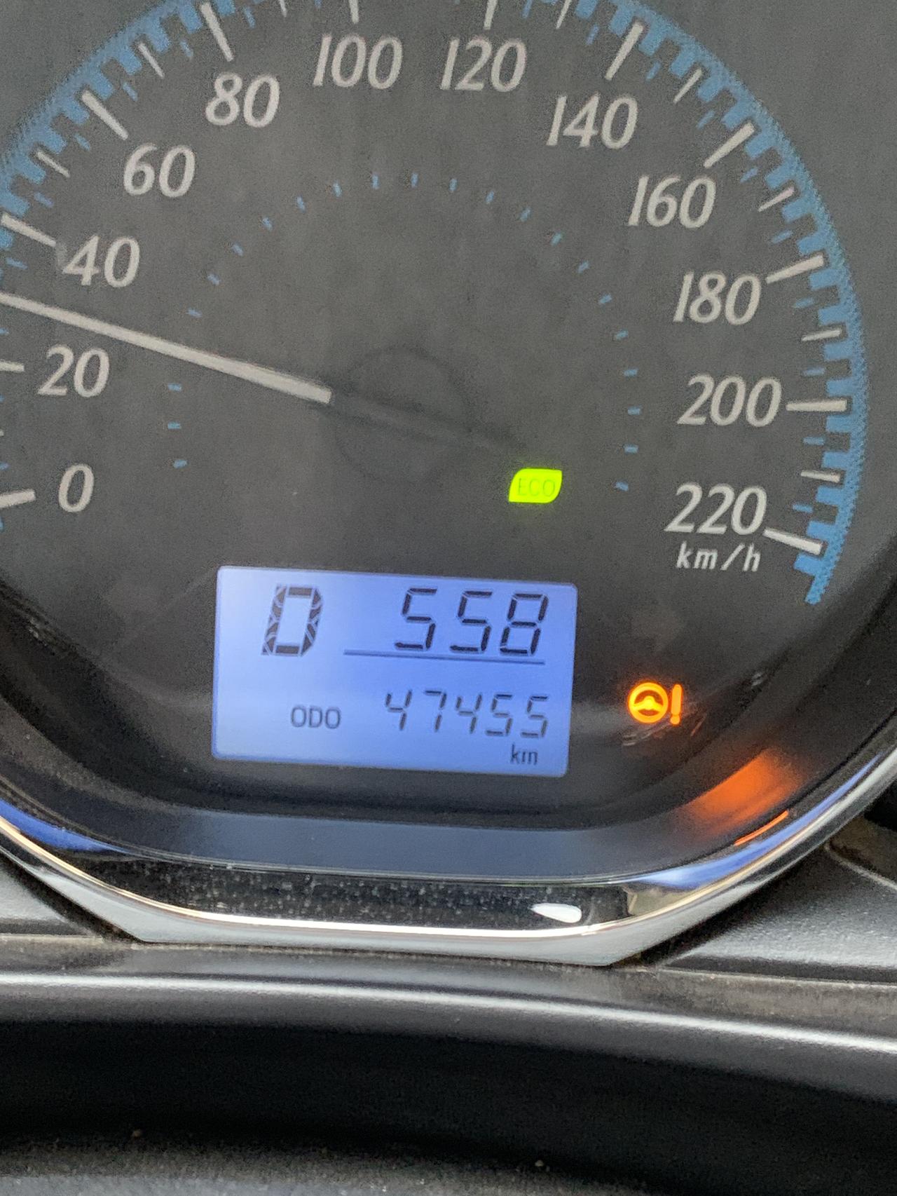 丰田YARiS L 致享 我想知道这是什么 停下来的时候 方向盘有时候难转过去转过来