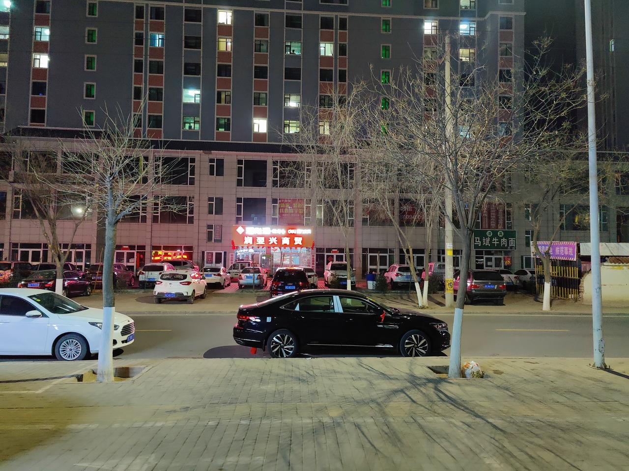 大众帕萨特 我想问问甘肃的朋友们，你们在12月31号前提的23款330精英和豪华分别是多少落地，我330精英落地20个是