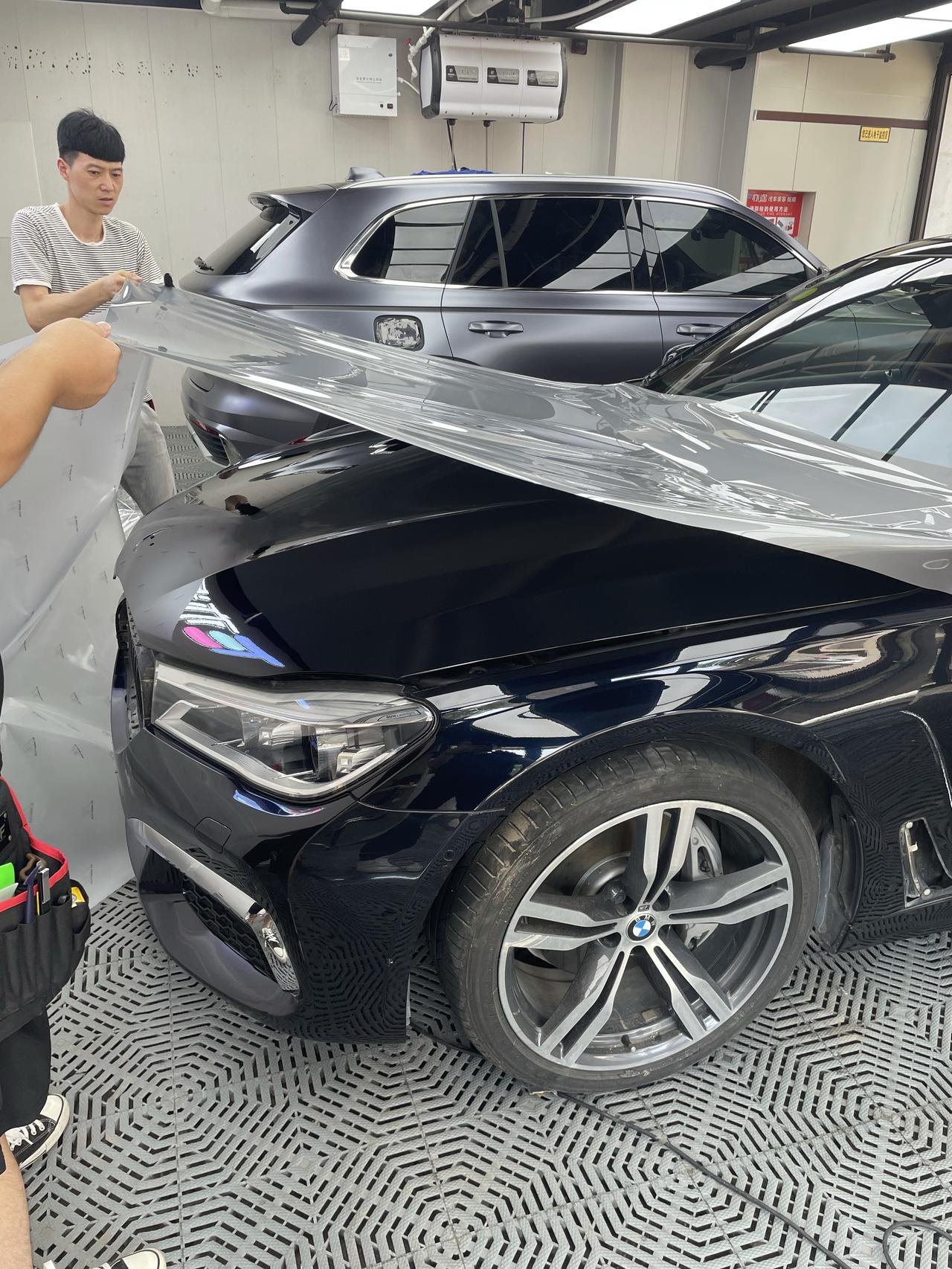 宝马3系 大家会贴车衣吗？贴车衣了确实能保护车，不过贴车衣价格不便宜啊