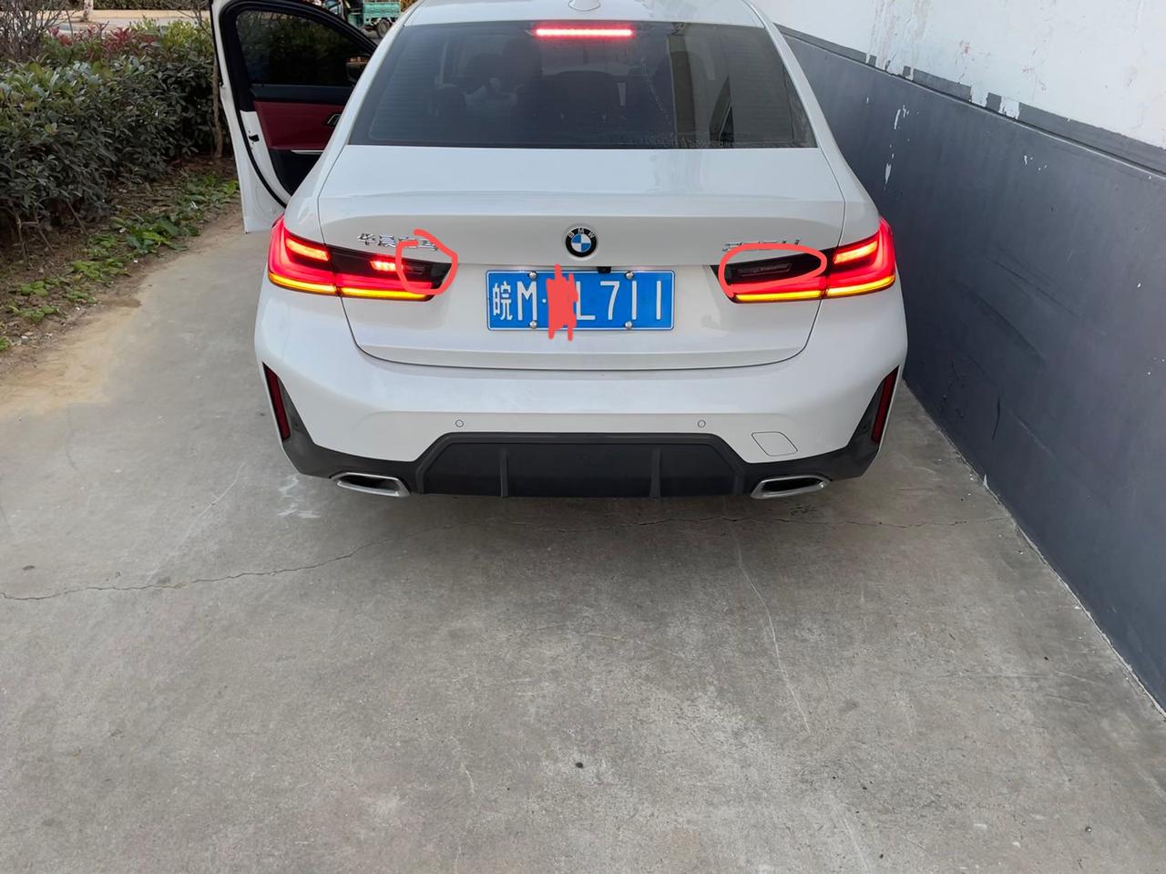 宝马3系 屁股的所有灯是这样吗灯