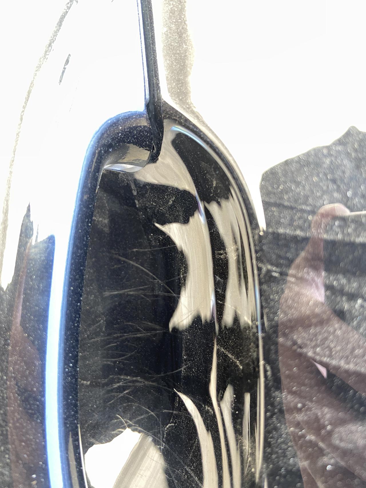 大众帕萨特 各位老司机，你们车门把手有很多划痕吗？我才提车几天基本没开，估计是放在4s店里很多看车看的