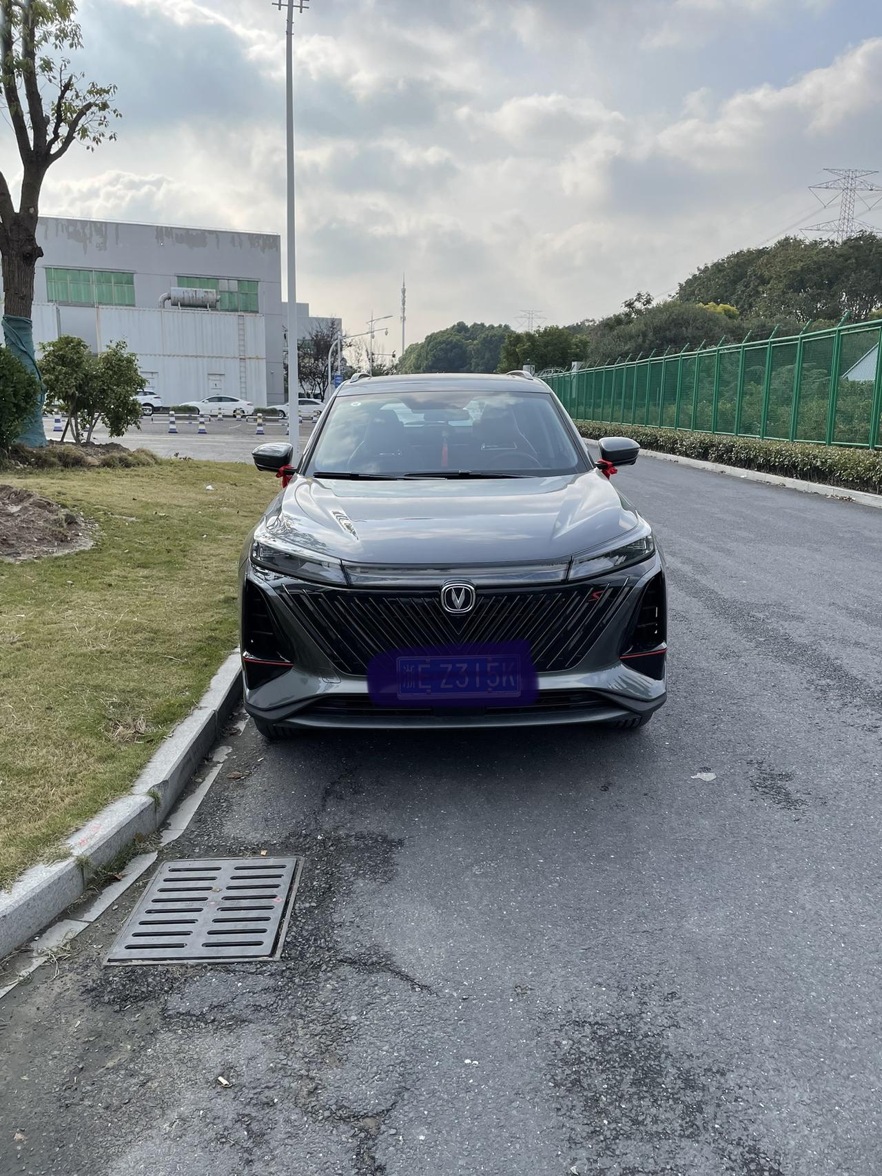 长安CS75 PLUS 请问一下各位二代75plus尊贵版车主们刹车刹停后有没有发出咯吱的异响声？