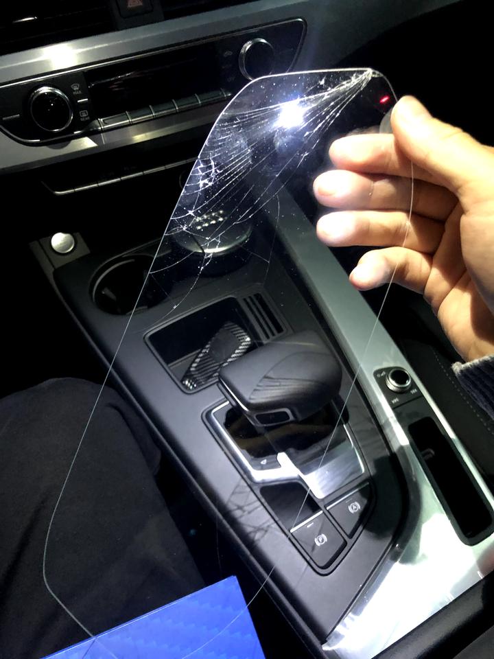 奥迪A4L 你们开空调有塑料味吗？我感觉一开空调那味道扑面而来