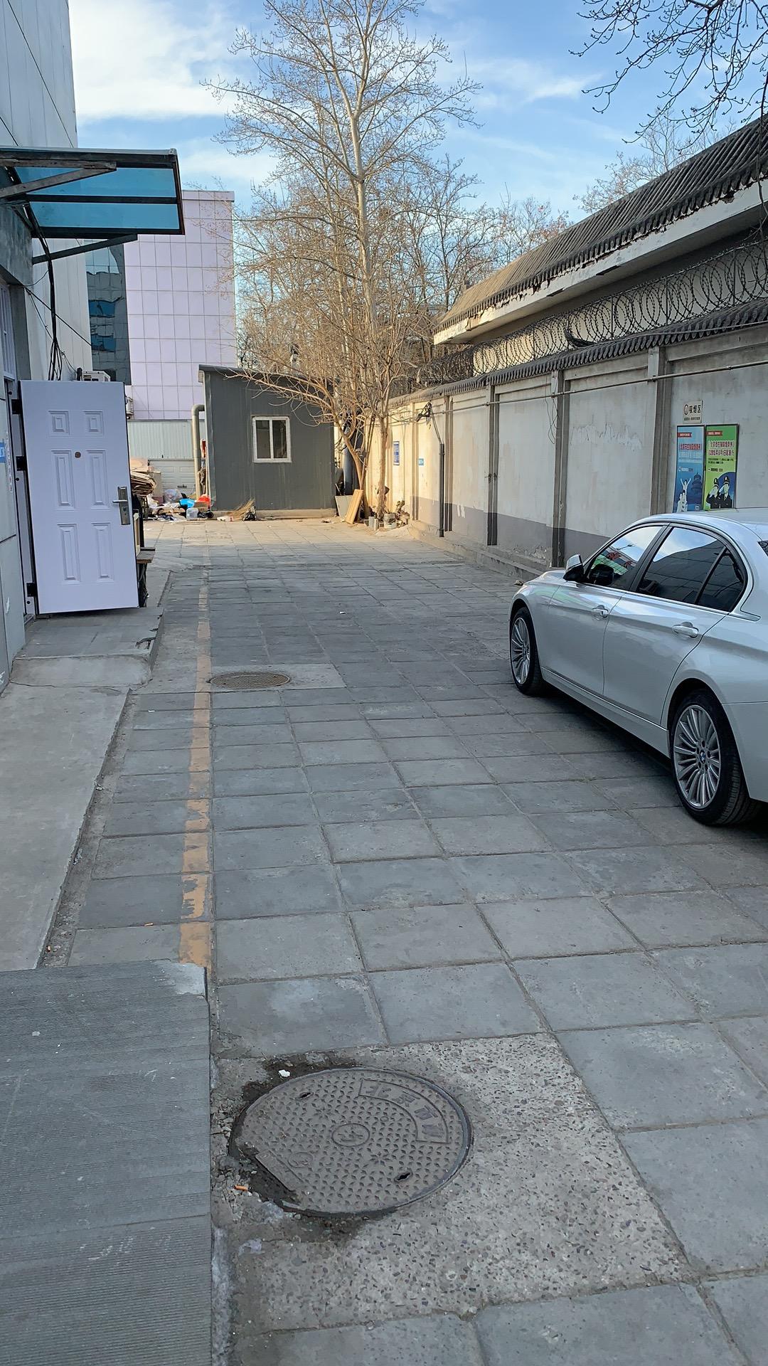 宝马3系 问一下各位车友18款时尚前杠能不能直接替换运动版前杠？根据19年改装规则，提到可以改装车辆中网，前后杠。可以这