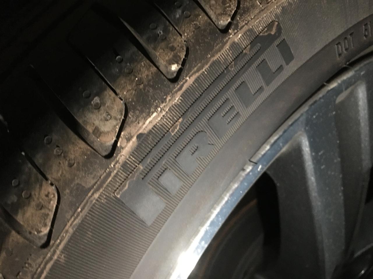 奥迪A4L 你们的都是米其林PS4轮胎吗？为啥我的是倍耐力P7呀，我是被骗了吗?40豪华动感