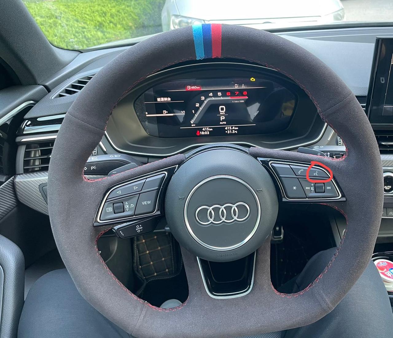 奥迪A4L 这个语音助手，连上car play 以后能直接语音控制打电话不，为毛上回我说打给谁谁谁，它直接给我拨到了奥迪