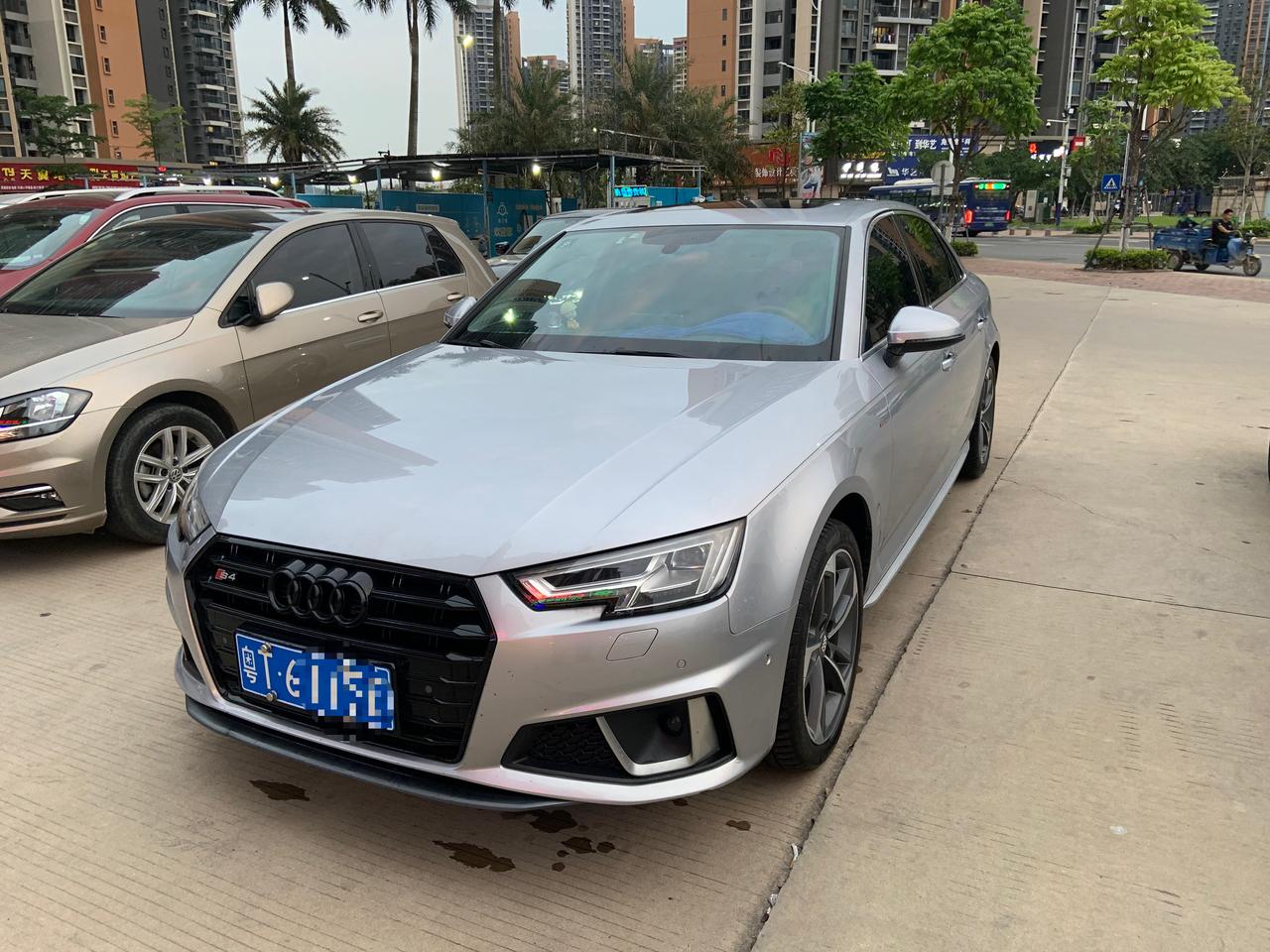 自己一手车想放，奥迪A4L时尚版，19年车，行程数4万公里，不知道现在行时放出值几钱？