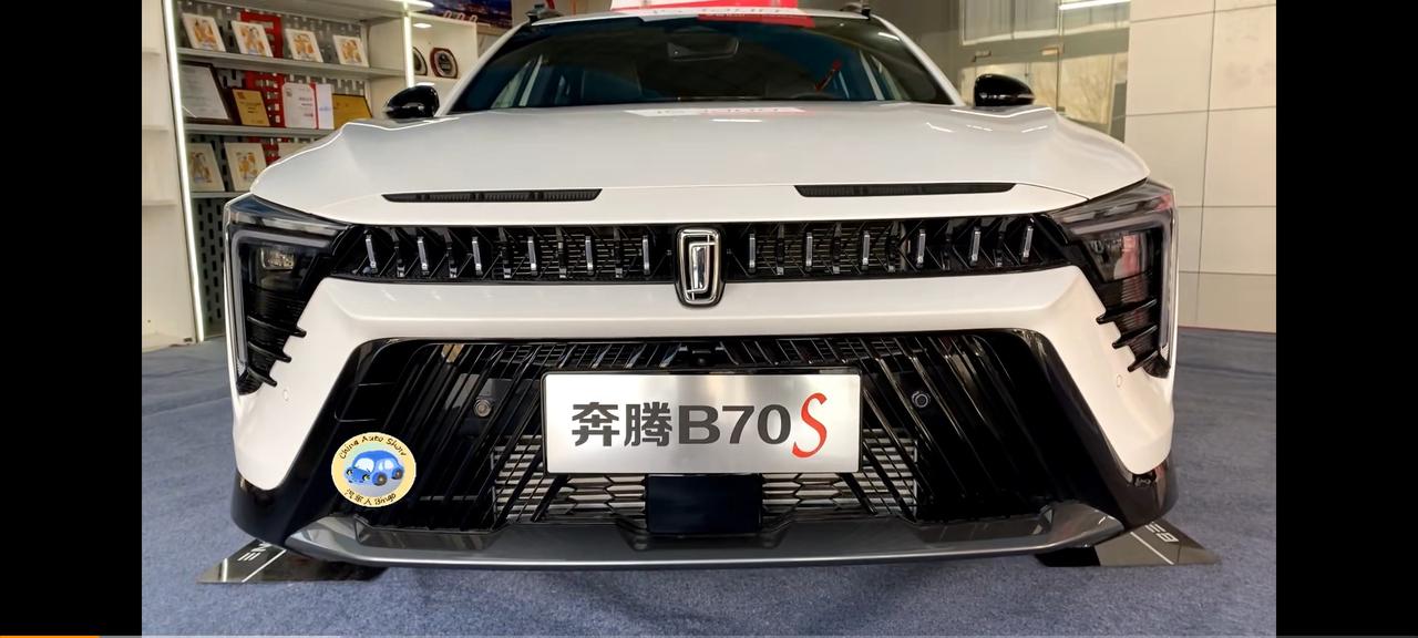 没人觉得新款领克03跟奔腾b70很像嘛