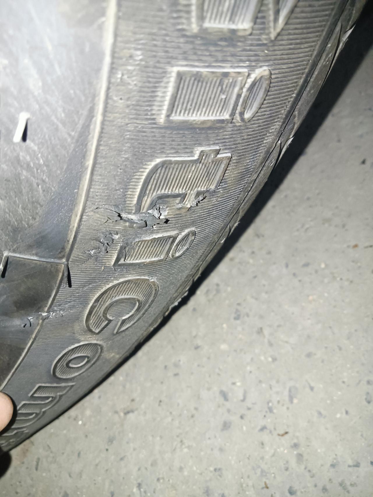 哈弗H6 各位大哥大姐们谁能帮我看看这跑高速安全吗，四天的新车跑了三百公里不到左后轮，二代国潮冠军