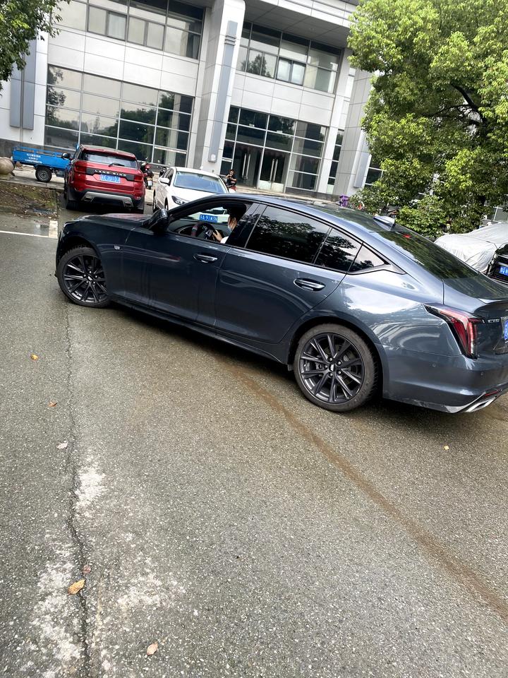 凯迪拉克CT5 看到你们等车，我真开心? ，我20年买的也等了40天。