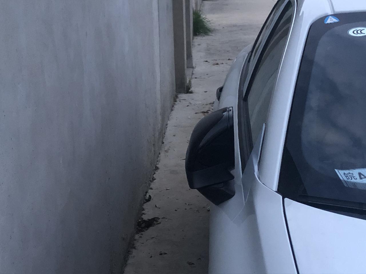 领克03 大家找不同 （哪边的才是装配工艺的标准）