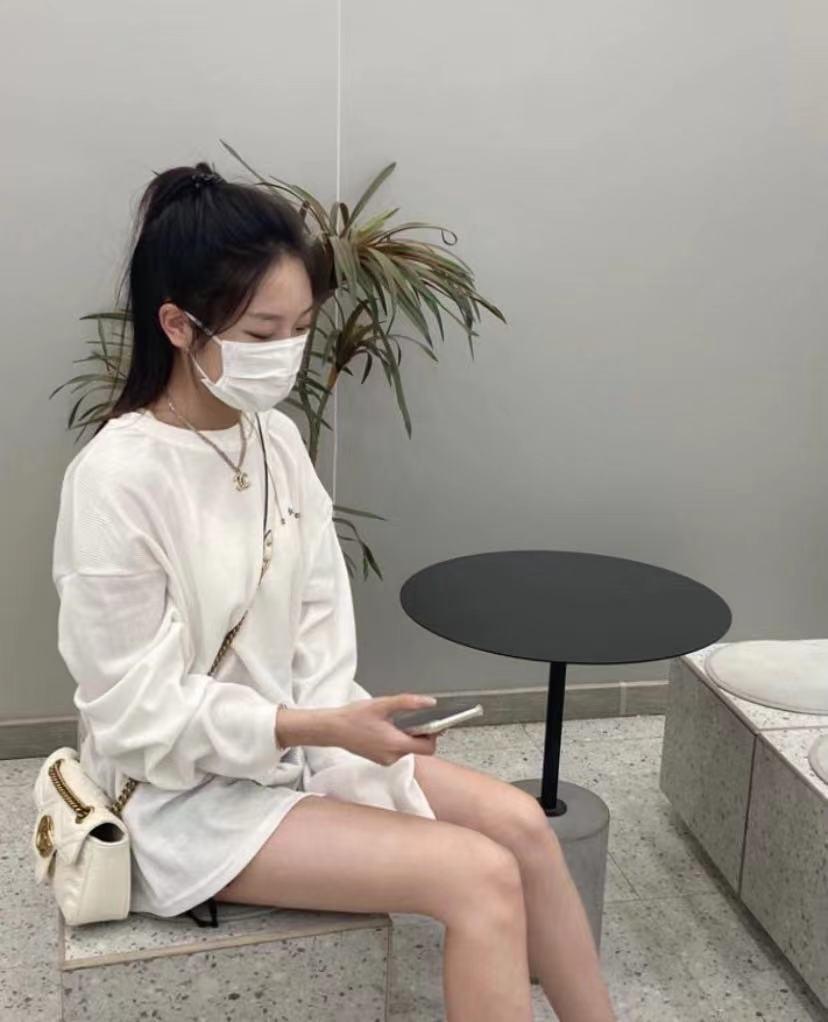 凯迪拉克CT5 二一款豪华是不是没有液晶仪表啊？