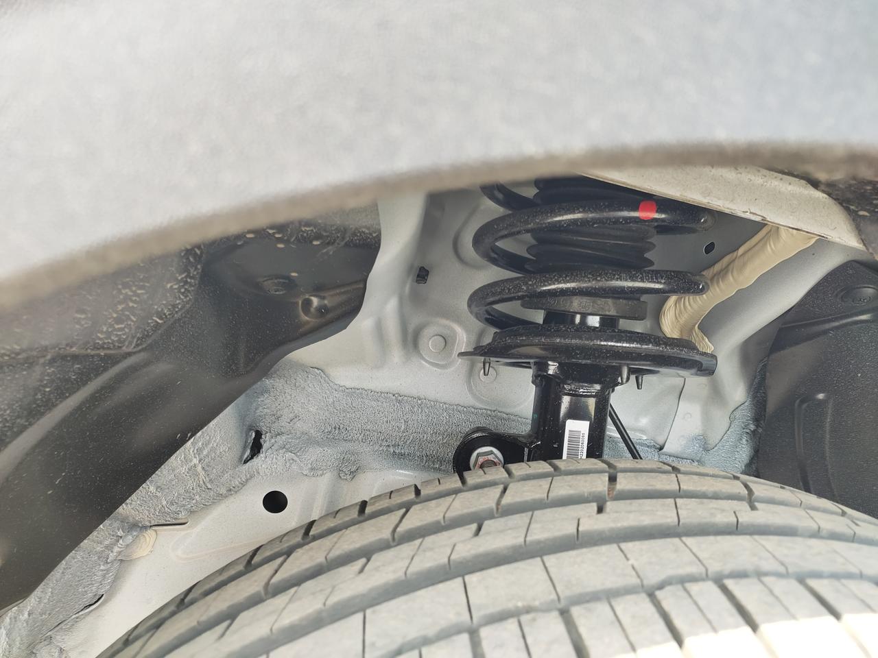 哈弗H6 今天上午刚提的新车，这个样子正常吗？