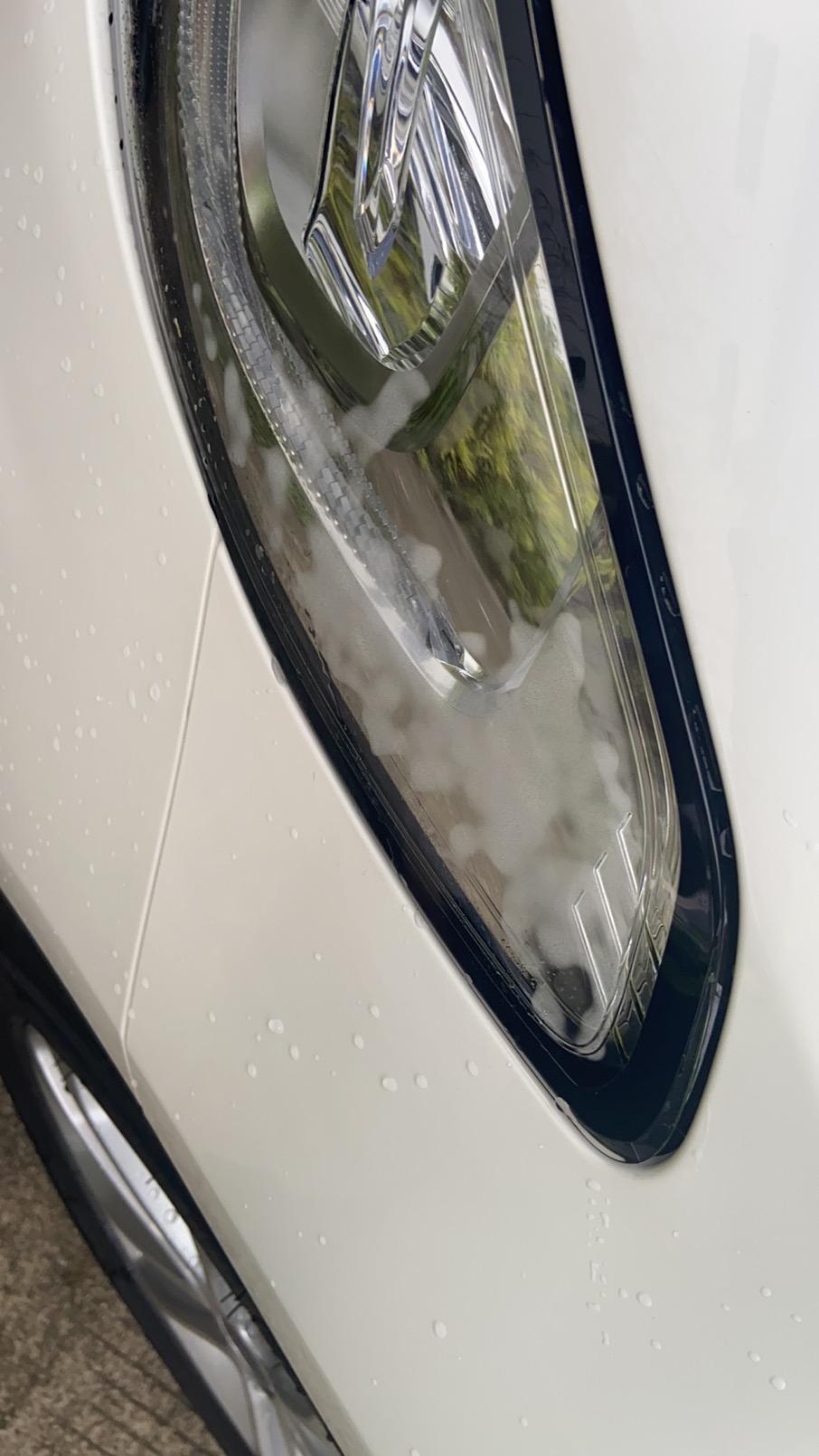 福特蒙迪欧 大灯下雨天进雾气  怎么解决  什么问题   去4儿子店说的正常 不给处理   去了两次都不给修