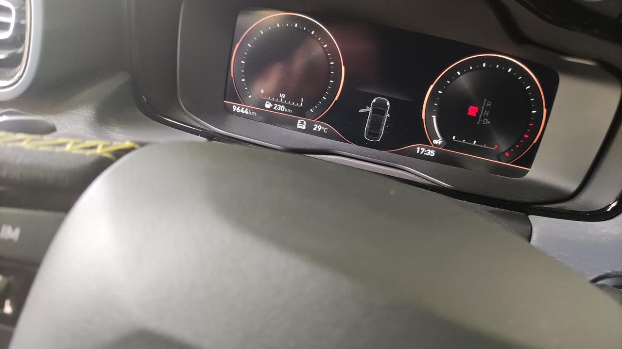 领克03，还不到1万km，座椅这样正常吗
