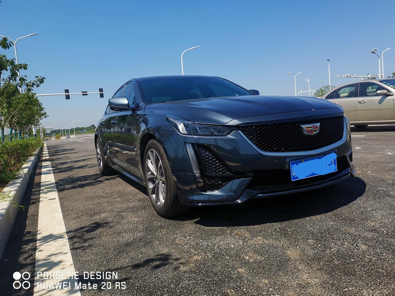 凯迪拉克CT5 20款CT5领先运动版4S店试驾车3300公里，灰色的，22.3万可否入手？需要全款，送贴膜，还有2个月