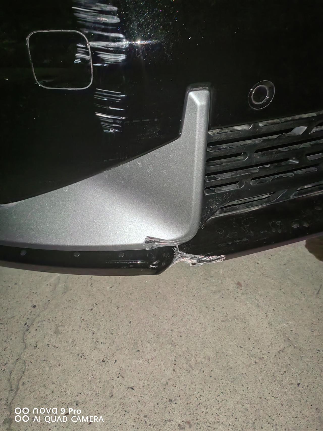 领克03 才买得新车，打方向蹭在护栏上了，各位大哥如果要修护大概要多。