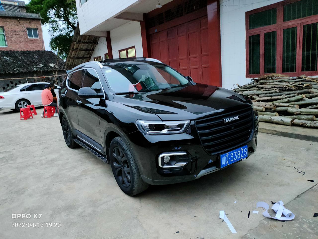 哈弗H6 我这辆哈佛H6冠军版为什么有的时候正常行驶的时候会突然刹车呢？厄尔会出现这种情况。