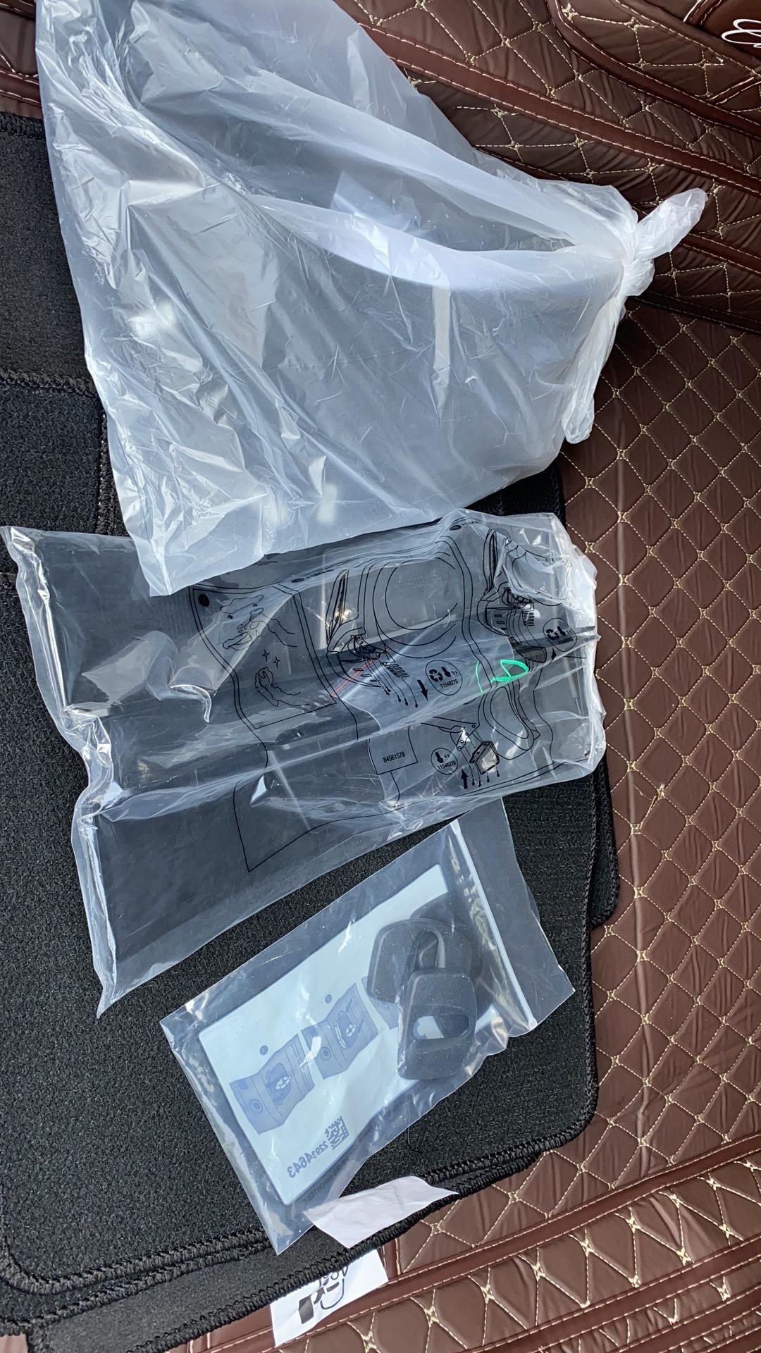 凯迪拉克CT5 新车自带的这个是什么？请知道的给予指点