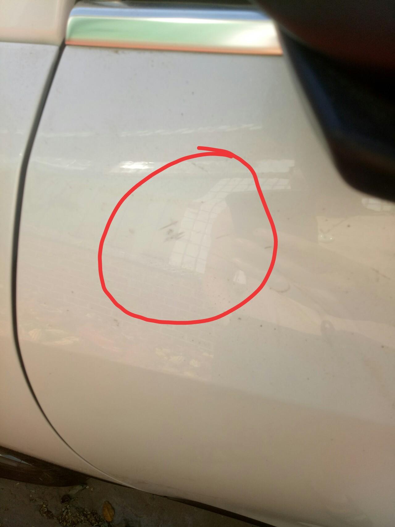 哈弗H6 掉一点小漆用补漆笔补会不会生锈？我昨天晚上开车的时候被对向来的车溅起的石子把车砸了一下，然后我掉头去追没追上。