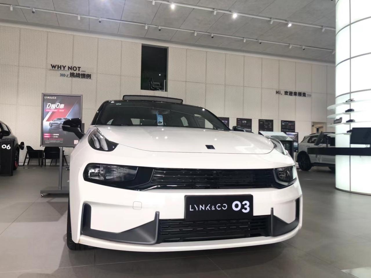 领克03 各位大哥，我问下！有个车商卖2022款2.0T顶配，跑了6000公里！ 要14个W，能入手吗？白色的！