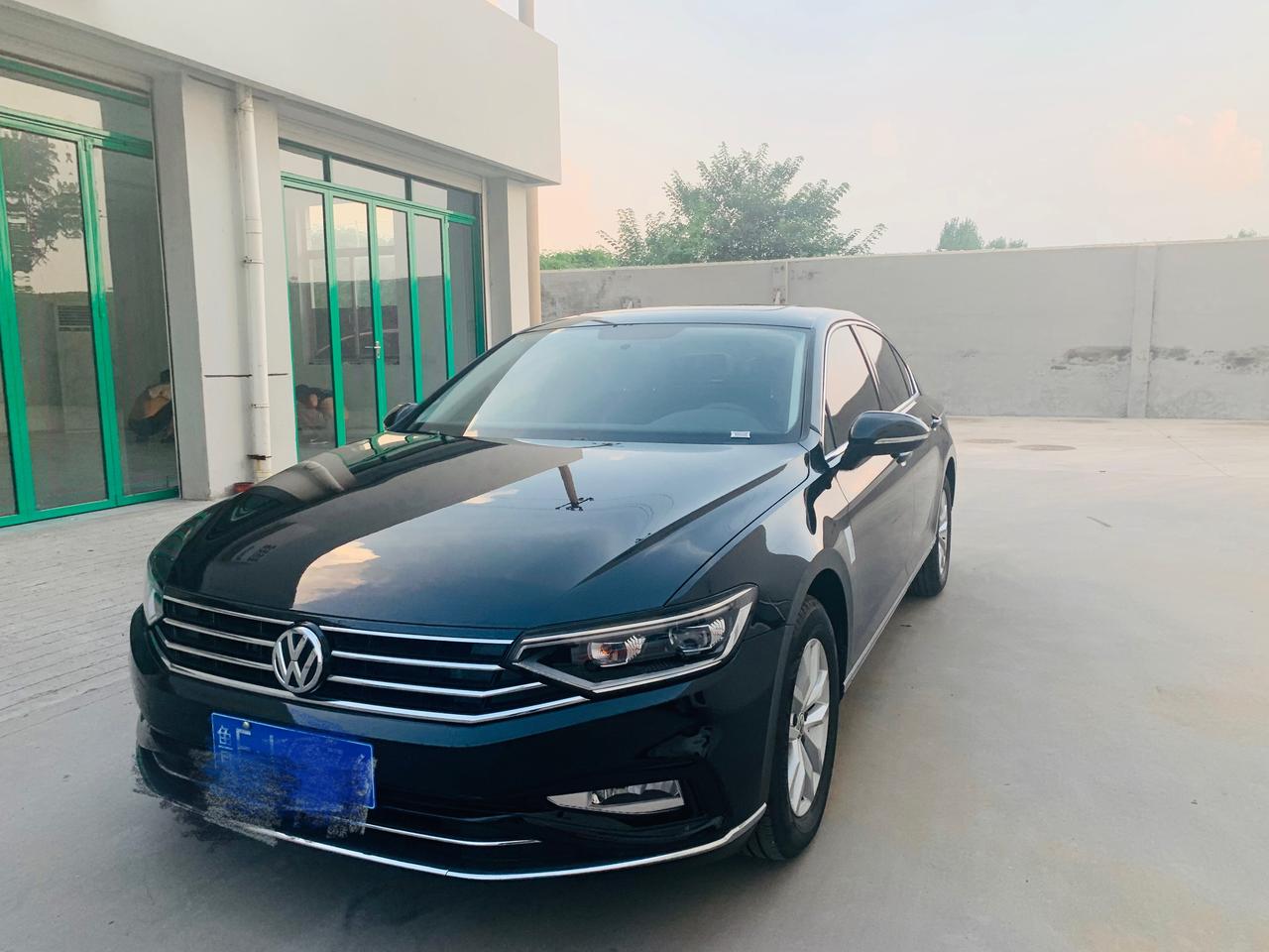 车友们，2020新迈腾前排USB接口在哪啊  我的是1.4舒适 配置表上显示有一个type c的接口啊 感谢各位老表啦