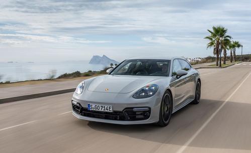 保时捷Panamera 保时捷 porsche panamera 4s sport turismo 对比奥迪audirs