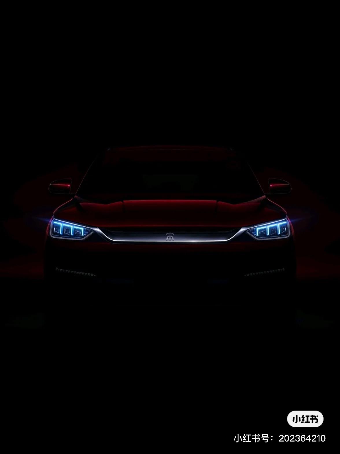 比亚迪宋PLUS EV 宋plus ev有贯穿式行车灯的光条吗？