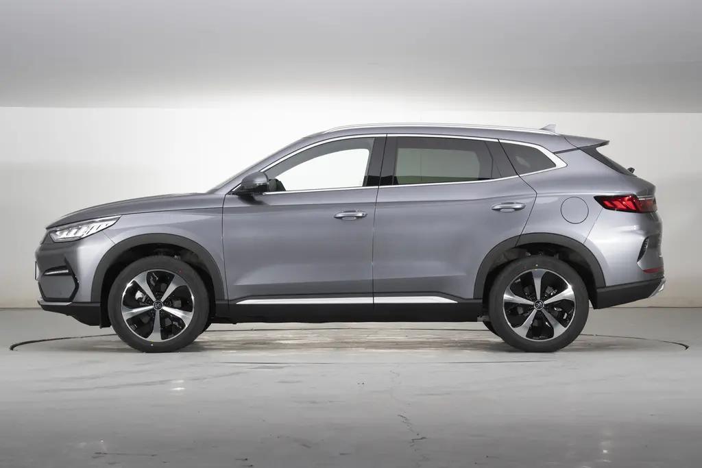 比亚迪宋PLUS EV 坐标：杭州，2022.08.09订的，宋plus ev 旗舰灰色，今天来插个旗，等车满俩月了，石
