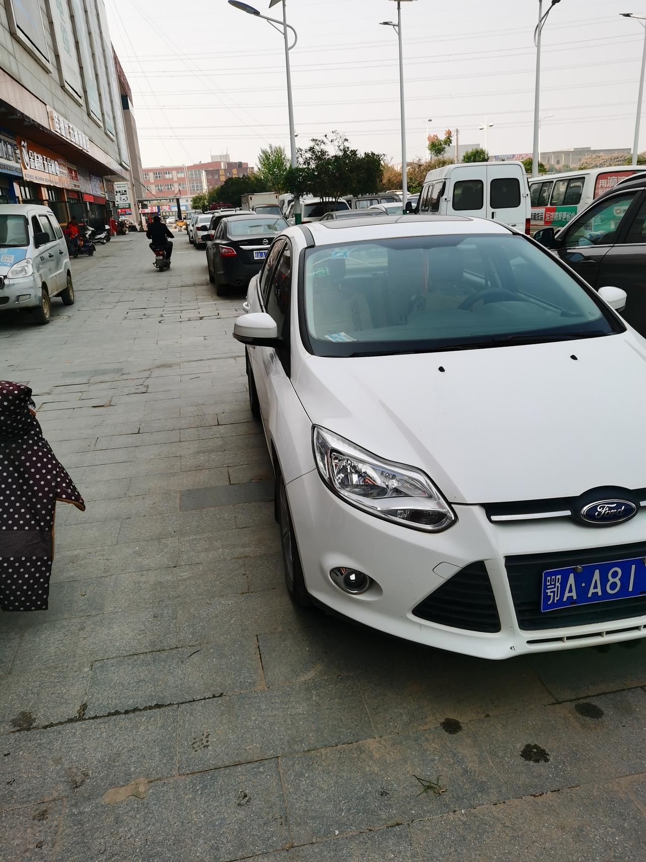 我的 12款福克斯，自动挡，当时买的裸车129400元，现在开了五万公里，变速箱严重异响，有遇到同样问题的车主吗？