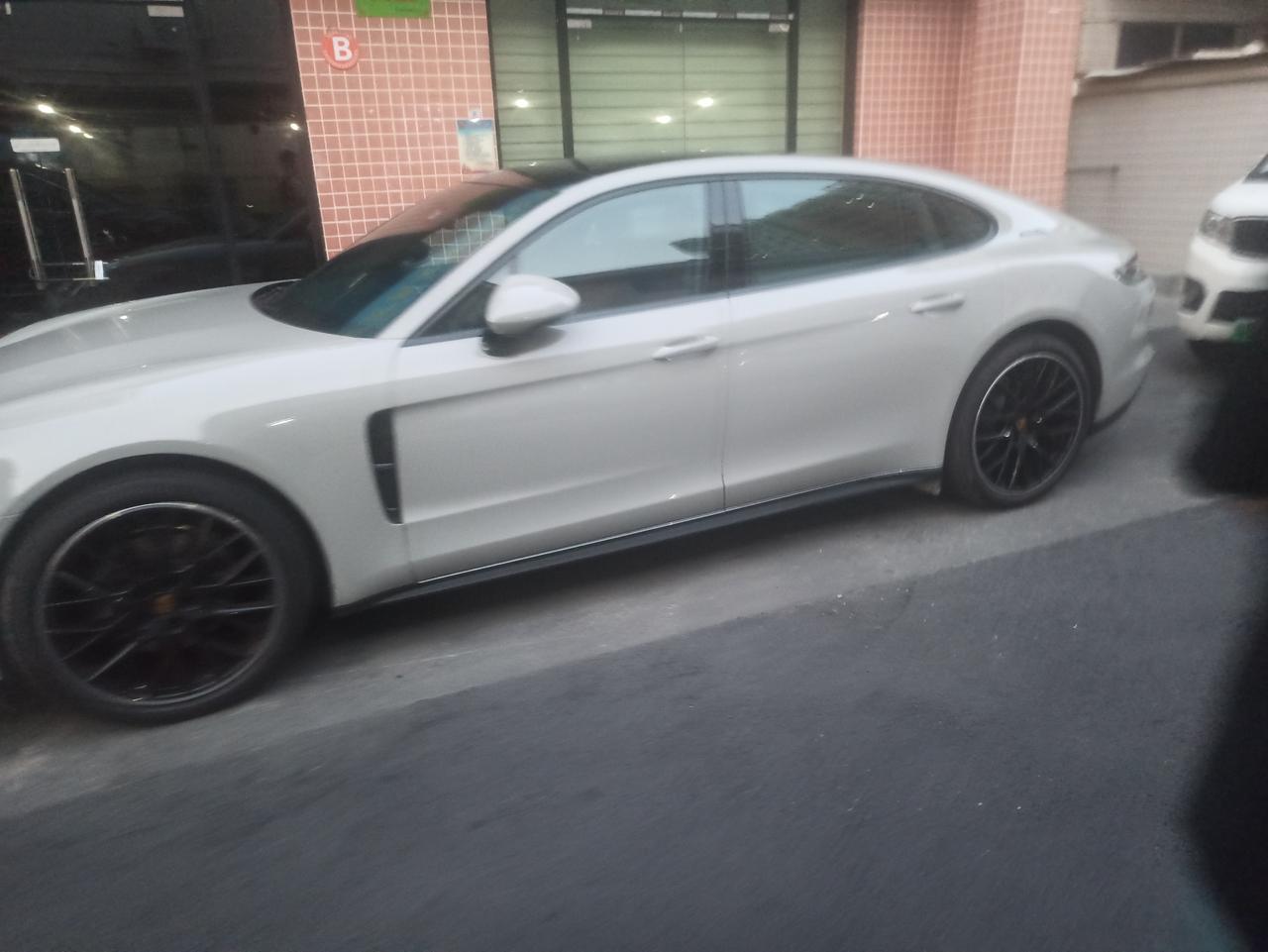 保时捷Panamera 这是真长轴4s 吗