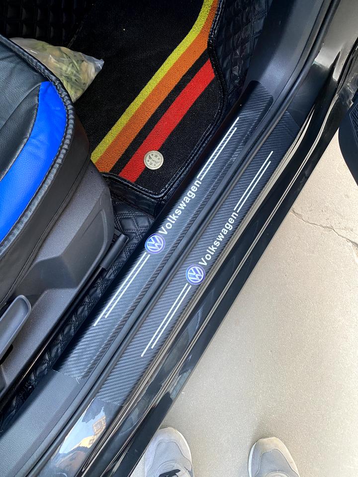 大众速腾 车友们 去年买的舒适版 最近装了360脚垫后 车门就有异响 觉得是脚垫的原因 处理完后 发现是密封条的原因 求
