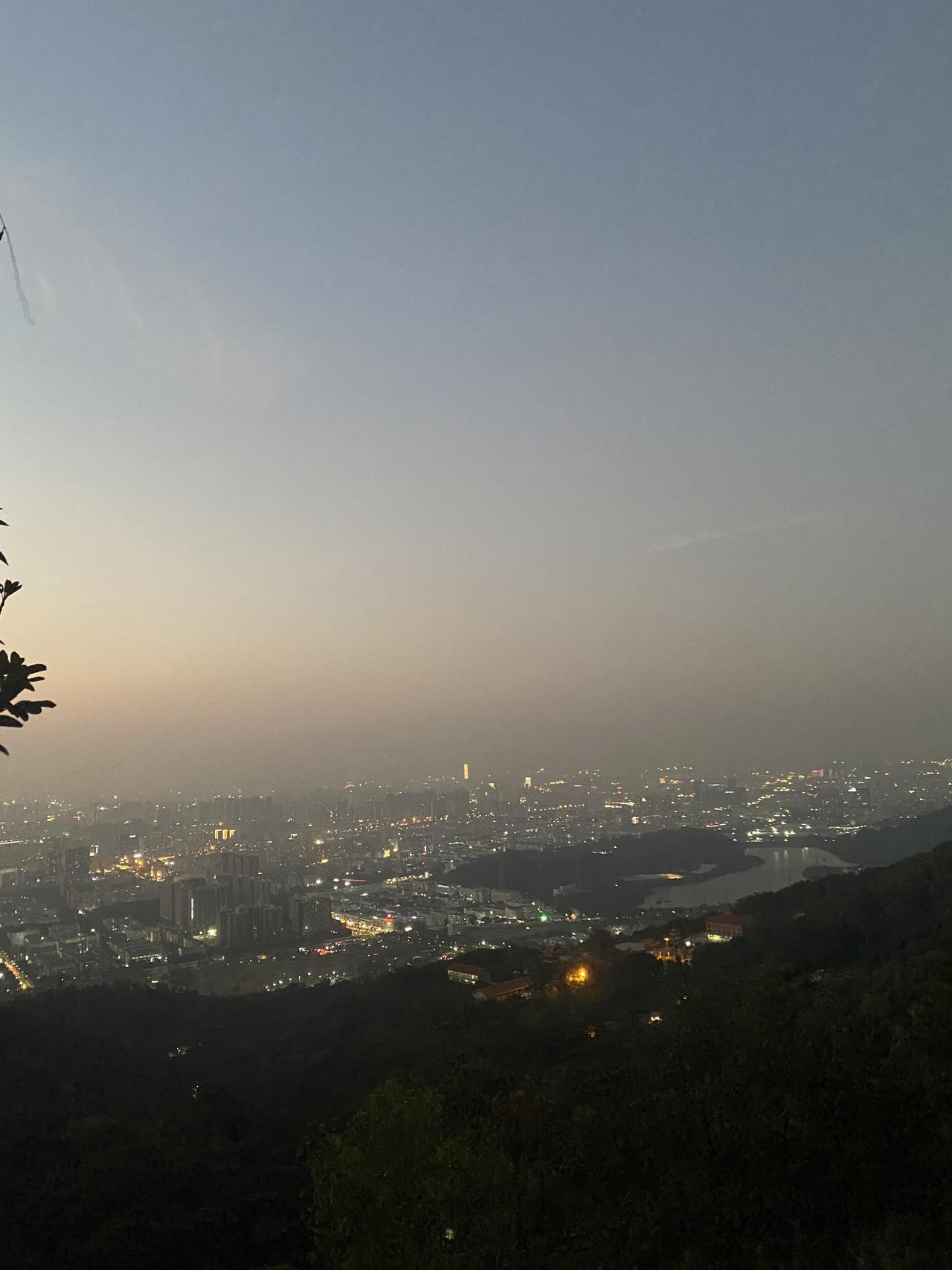 奔驰GLC glc装什么颜色地毯好看，棕色内饰