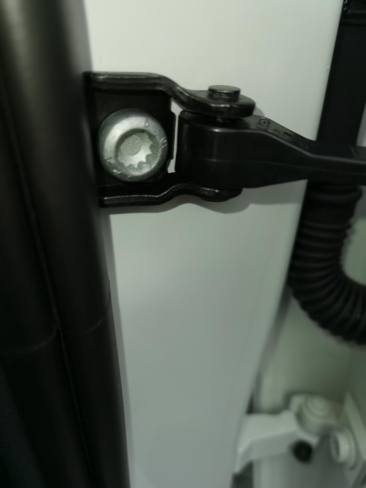 大众速腾 有车门限位杆断裂的吗