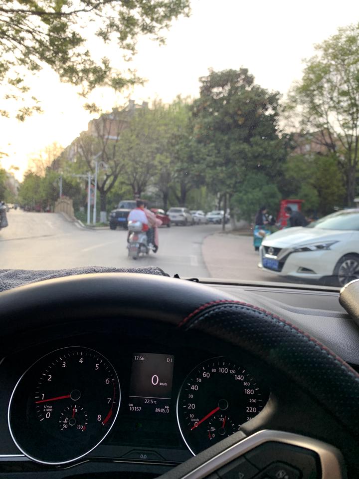 大众迈腾 现在启动为什么蒙一抖。