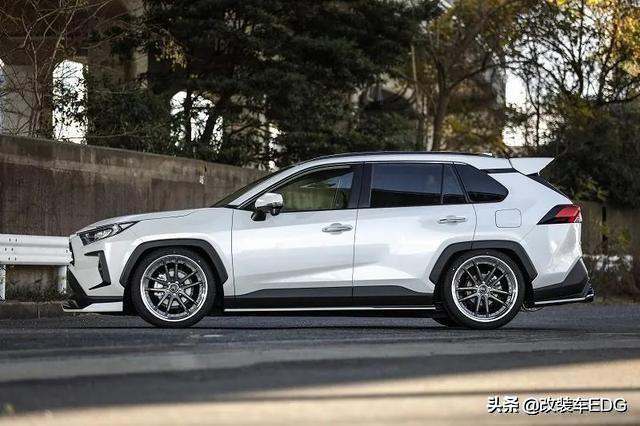 丰田RAV4荣放 能改成这种么 有人弄么