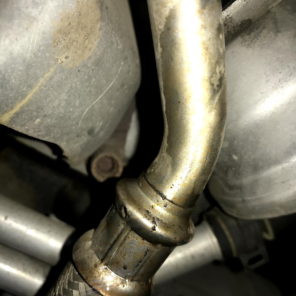 大众速腾 增压器旁边油管处附近不知从何处喷防冻液 但查不出那漏