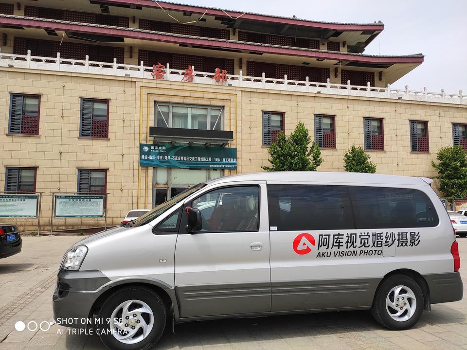 劳驾车友们给普及一下！谢谢！
江淮瑞风祥和的变速箱和后桥是免维护的吗？若不是多少公里更换一次机油？大约费用多少？