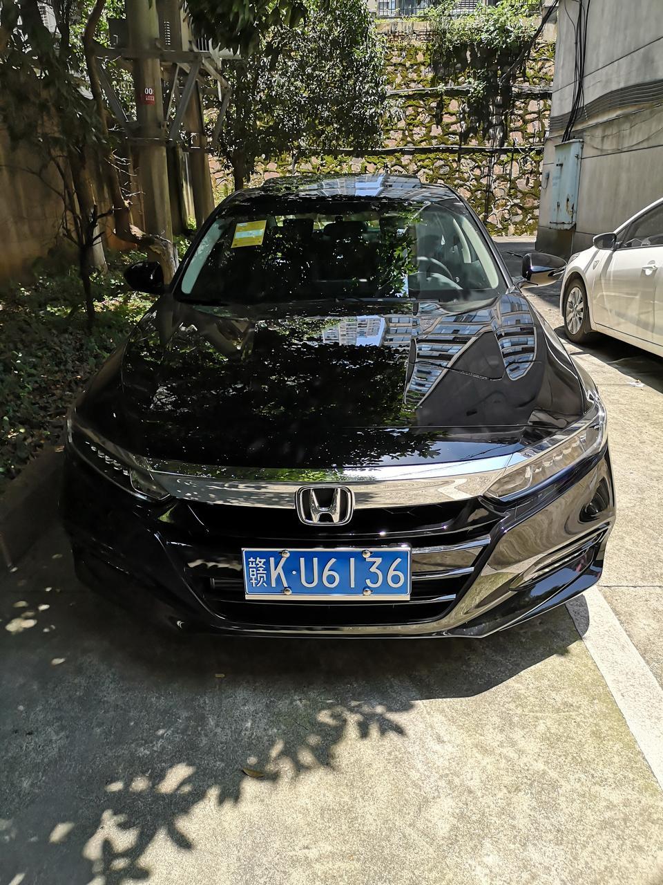 我5月份买的雅阁精英版，首保是2000公里，今天刚跑到5000公里，保养灯就亮了！怎么回事？